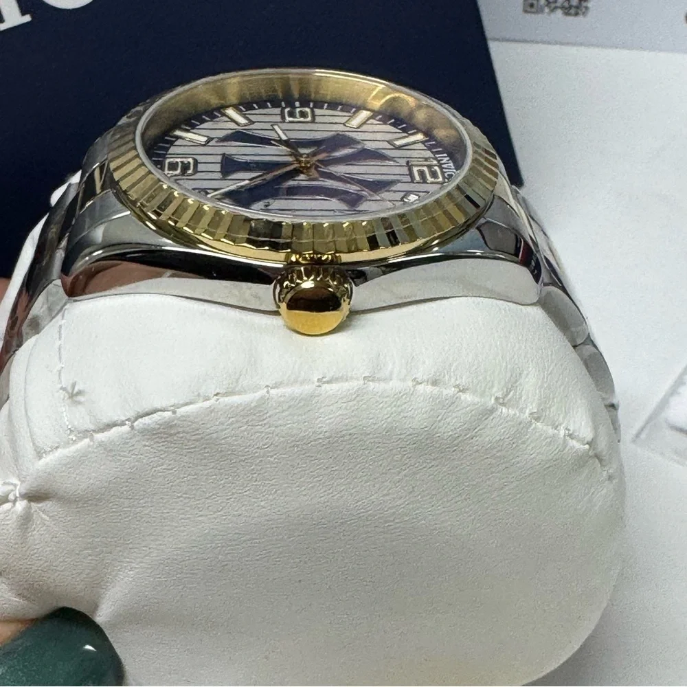 ⚾️NIB INVICTA SPECIALTY NY YANKEES WATCH